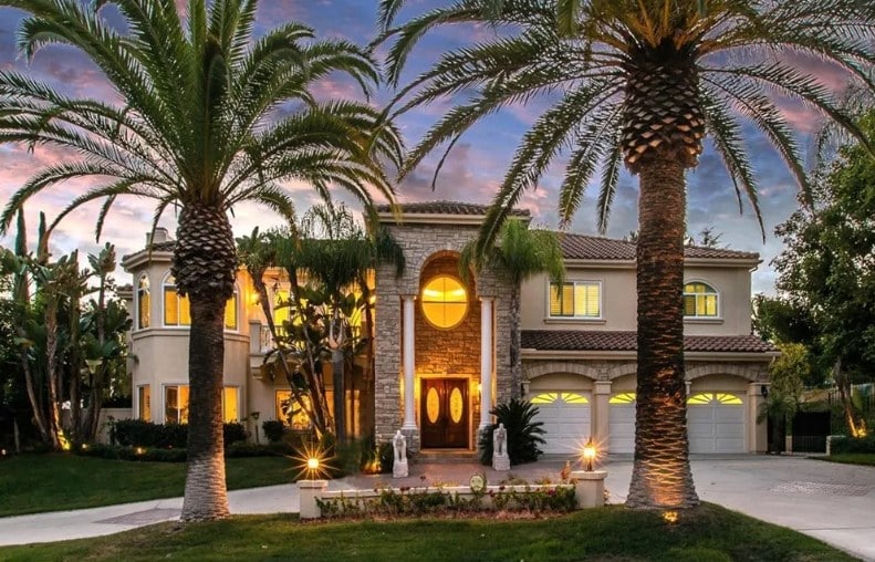 The exterior of Snoop Dogg’s Diamond Bar residence, reflecting the classic California suburban aesthetic.